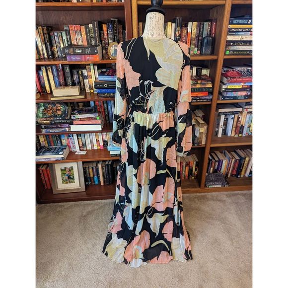 Lulu's wondrous water lilies black floral print maxi dress nwt sz S - Picture 3 of 7